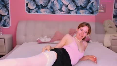 Daisy Swanson online show from October 21, 5:13 pm