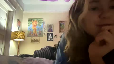 DaisyB3 online show from December 28, 6:28 am