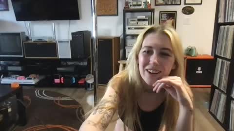 daisymynx online show from May 13, 2:09 am