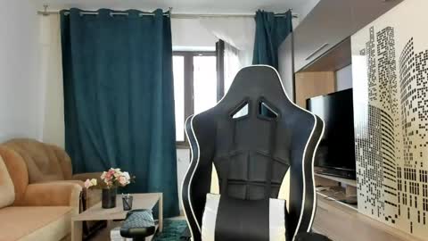 Beatrice online show from April 15, 10:22 am