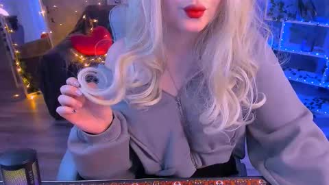 Daisy online show from February 18, 1:40 pm