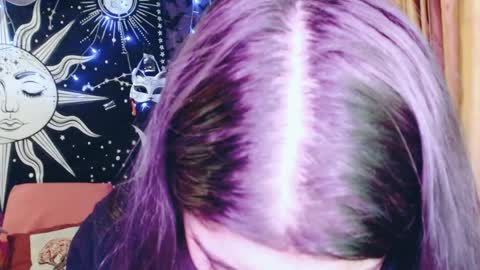 Snapshot of dak_7 chatting on December 6, 6:15 am    --  -- help me reach 100 hands up  online show from December 6, 6:15 am