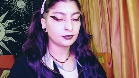 Snapshot of dak_7 chatting on December 12, 3:10 am    --  -- help me reach 100 hands up  online show from December 12, 3:10 am