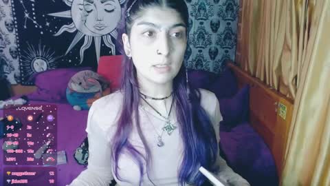 Snapshot of dak_7 chatting on January 12, 12:18 am    --  -- help me reach 100 hands up  online show from January 12, 12:18 am