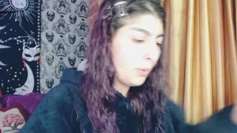 Snapshot of dak_7 chatting on January 31, 5:19 am    --  -- help me reach 100 hands up  online show from January 31, 5:19 am