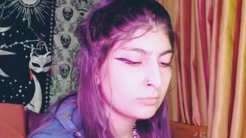 Snapshot of dak_7 chatting on February 4, 3:54 am    --  -- help me reach 100 hands up  online show from February 4, 3:54 am