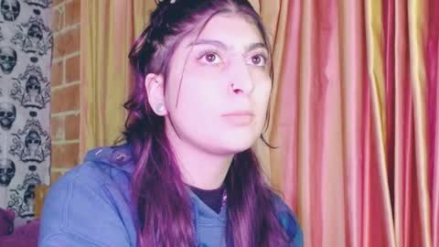 Snapshot of dak_7 chatting on February 10, 4:08 am    --  -- help me reach 100 hands up  online show from February 10, 4:08 am