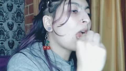 Snapshot of dak_7 chatting on February 12, 7:02 am    --  -- help me reach 100 hands up  online show from February 12, 7:02 am