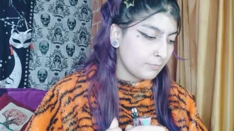 Snapshot of dak_7 chatting on February 21, 5:46 am    --  -- help me reach 100 hands up  online show from February 21, 5:46 am