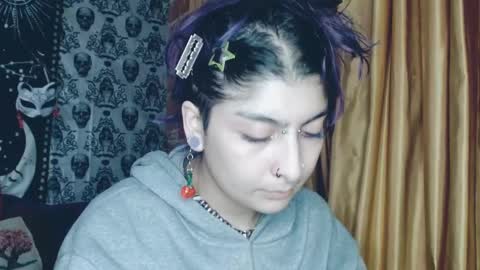 Snapshot of dak_7 chatting on February 28, 12:43 am    --  -- help me reach 100 hands up  online show from February 28, 12:43 am