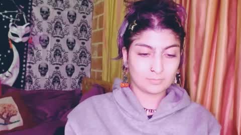 Snapshot of dak_7 chatting on February 28, 4:10 am    --  -- help me reach 100 hands up  online show from February 28, 4:10 am