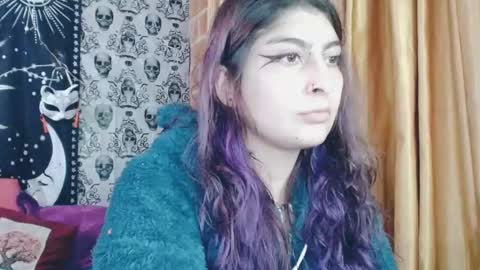 Snapshot of dak_7 chatting on March 8, 1:28 am    --  -- help me reach 100 hands up  online show from March 8, 1:28 am