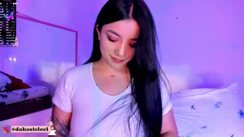 dakostelee1_ online show from November 18, 9:30 pm