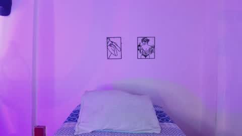 dakostelee1_ online show from February 28, 1:01 pm