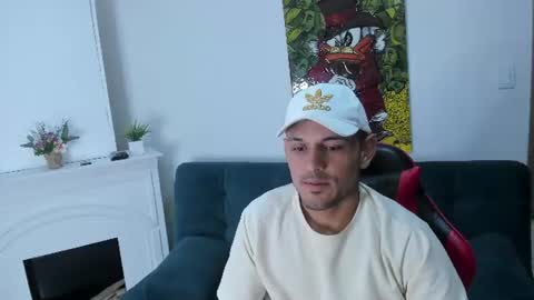 Snapshot of dakota_karter chatting on June 17, 10:39 am dakota online show from June 17, 10:39 am
