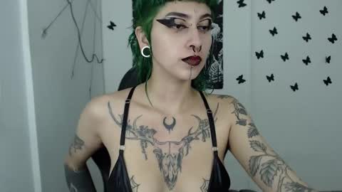 Snapshot of dakota_krall_ chatting on December 15, 2:52 am dakota online show from December 15, 2:52 am