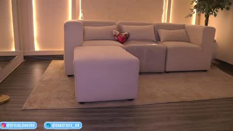 Snapshot of dakota_leex chatting on May 21, 1:01 am dako online show from May 21, 1:01 am