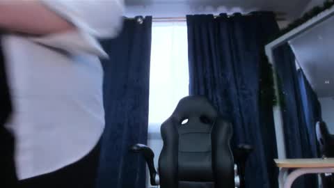 Dakotaagray online show from December 22, 11:18 am