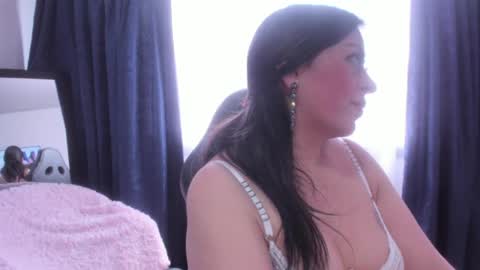 Dakotaagray online show from April 3, 7:01 pm