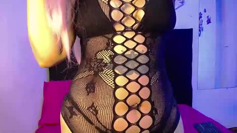 Snapshot of dakotarouse1 chatting on February 19, 1:40 pm Daakota online show from February 19, 1:40 pm