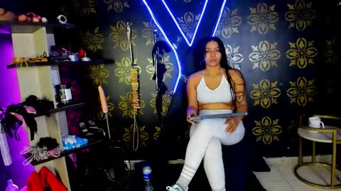  dakotha      online show from March 2, 1:18 pm