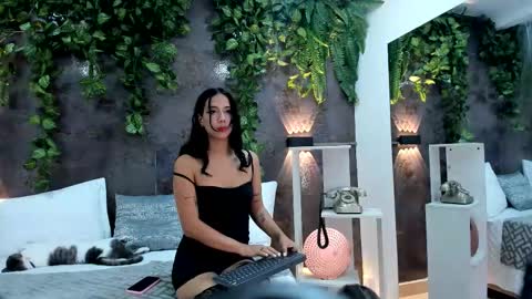 Snapshot of dakotta_rose_ chatting on February 19, 10:39 pm Dakotta online show from February 19, 10:39 pm