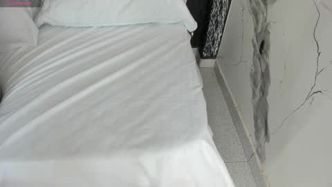 Snapshot of dalaymoore_ chatting on December 17, 8:04 pm Dalay online show from December 17, 8:04 pm