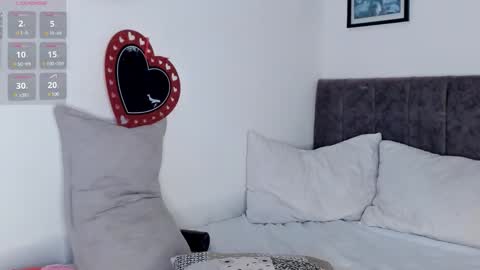 D A L H I L A online show from February 11, 1:49 pm