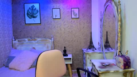 dali_collin online show from September 23, 1:03 pm