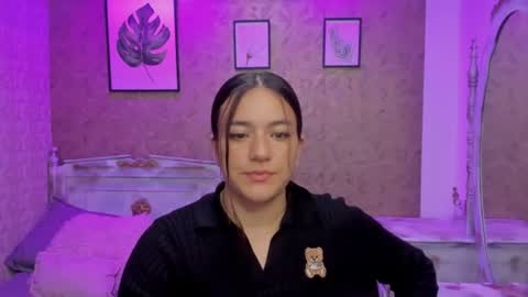 Snapshot of dali_collin chatting on July 3, 1:39 pm dali_collin online show from July 3, 1:39 pm