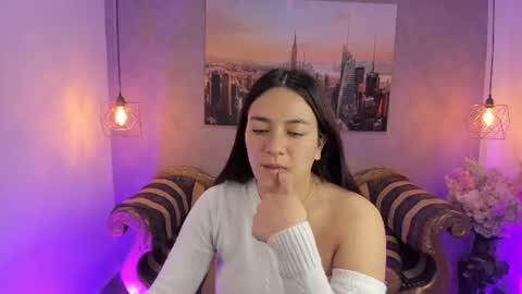 Snapshot of dali_collin chatting on July 28, 3:32 pm dali_collin online show from July 28, 3:32 pm