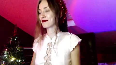 Dalia  online show from December 25, 1:30 pm