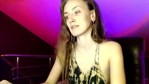 Dalia  online show from January 10, 1:52 pm