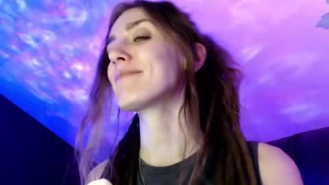 Dalia  online show from February 18, 1:22 pm