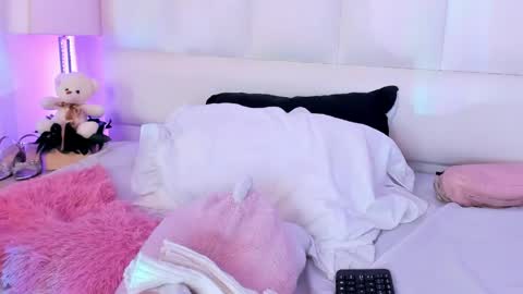 daliacastle online show from June 5, 3:18 pm