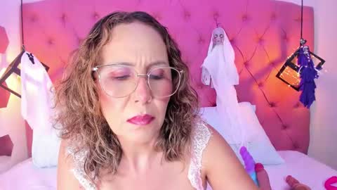 Snapshot of daliascoth chatting on October 10, 7:35 pm Dalia online show from October 10, 7:35 pm