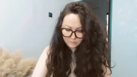 Snapshot of dalidayes chatting on May 29, 7:17 am Dali online show from May 29, 7:17 am