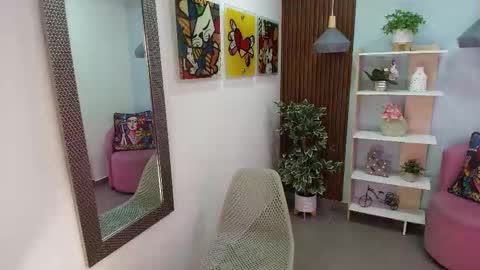 Snapshot of dalila_sky chatting on December 14, 11:04 am Dalila online show from December 14, 11:04 am