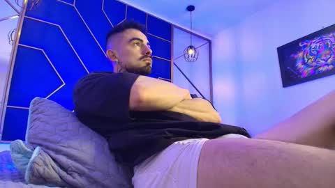 Dallas whitee online show from March 3, 8:04 pm