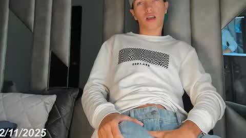 Snapshot of dallen_grant chatting on November 2, 12:40 pm Dallen Grant online show from November 2, 12:40 pm