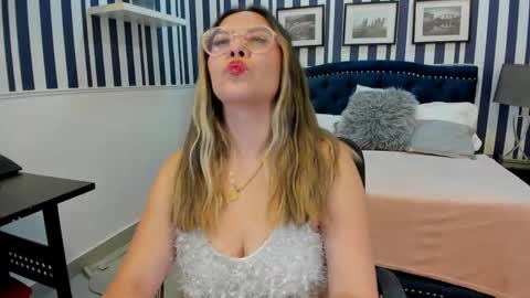 Dallulah boobs online show from April 1, 3:18 am
