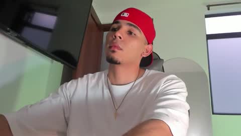 Snapshot of dalton111_ chatting on November 8, 11:32 am Dalton online show from November 8, 11:32 am