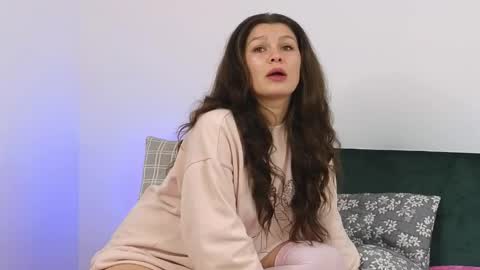 Snapshot of damedefeu chatting on February 3, 7:24 am damedefeu online show from February 3, 7:24 am