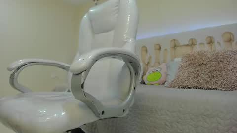 Snapshot of damian23_ chatting on January 4, 3:39 pm DAMIAN online show from January 4, 3:39 pm