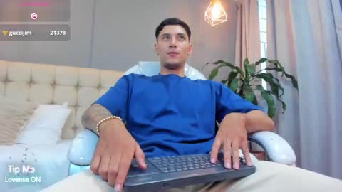 Snapshot of damian23_ chatting on October 9, 2:26 pm DAMIAN online show from October 9, 2:26 pm