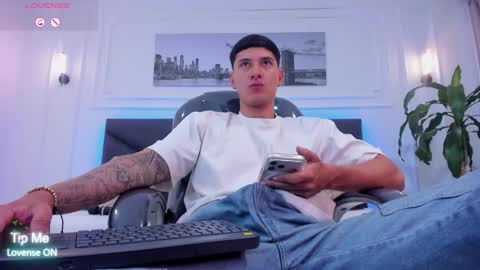 DAMIAN online show from December 22, 12:57 pm