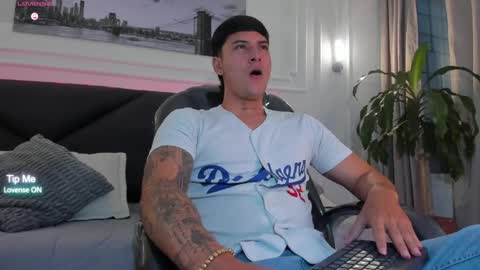 DAMIAN online show from April 8, 10:59 am