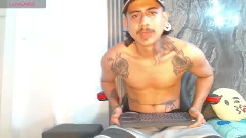 damian_and_camerum online show from April 15, 2:40 am