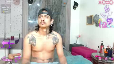 Snapshot of damian_and_camerum chatting on June 25, 3:06 am damian_and_camerum online show from June 25, 3:06 am