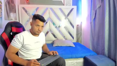 DAMIAN LUX online show from May 7, 1:27 pm